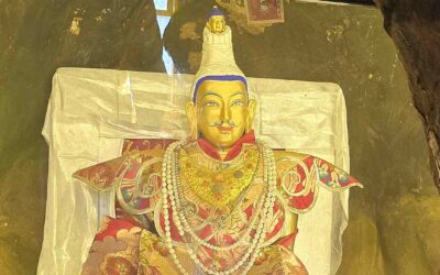 Drak Yerpa: The Tibetan Cliffs of Meditation